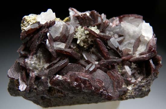 Axinite from Obira, Kyushu, Japan [db_pics/pics/k110a.jpg]