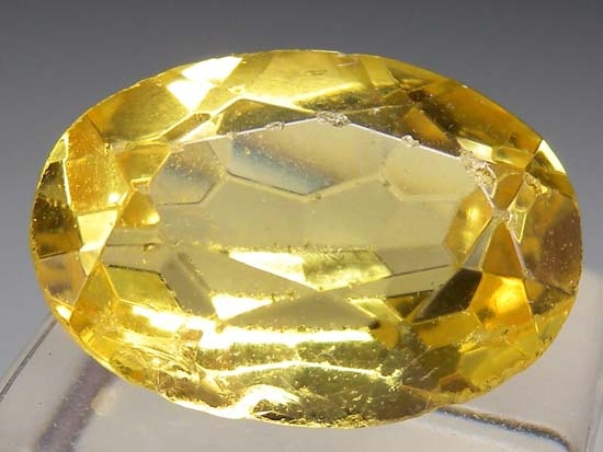 Heliodor gemstone from Volodarsk-Volynskii, Ukraine [db_pics/pics/k412e.jpg]