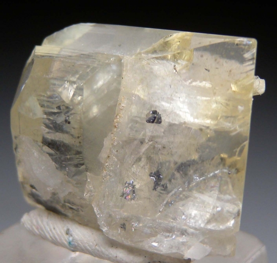 Amblygonite from Linopolis, Divino das Laranjeiras, Minas Gerais, Brazil [db_pics/pics/lp119b.jpg]