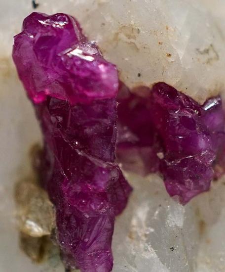 Ruby from Mogok, Myanmar [db_pics/pics/lp141c.jpg]