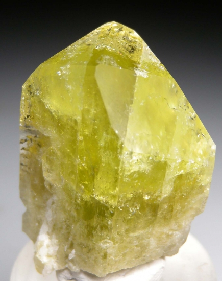 Brazilianite from Telerio Mine, Mendes Pimental, Minas Gerais, Brazil [db_pics/pics/lp173c.jpg]