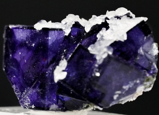 Fluorite with Calcite from Yaogangxian Mine, Hunan, China [db_pics/pics/lp188c.jpg]