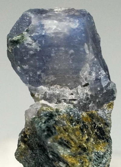 Lawsonite from Reed Station, Tiburon, Marin Co., California, USA [db_pics/pics/lp300c.jpg]