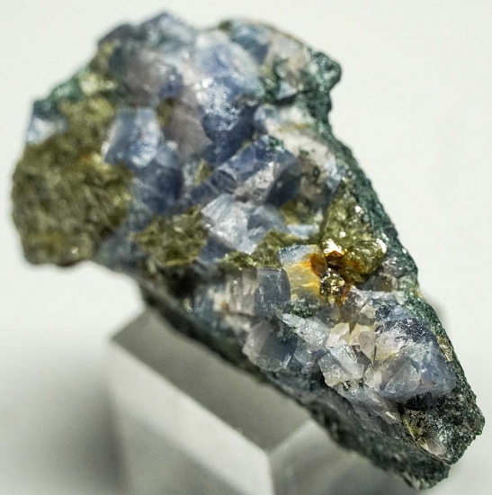 Lawsonite from Reed Station, Tiburon, Marin Co., California, USA [db_pics/pics/lp310c.jpg]