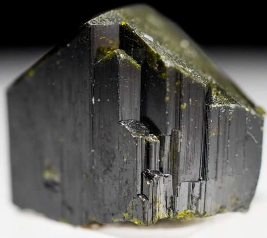 Epidote from San Quintin, Baja California, Mexico [db_pics/pics/lp422b.jpg]