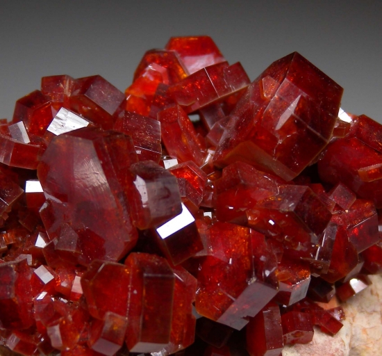 Vanadinite from Mibladen, Morocco [db_pics/pics/lp440c.jpg]