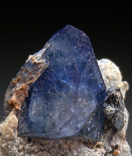 Benitoite from Gem Mine, San Benito Co., California, USA [db_pics/pics/lp520c.jpg]