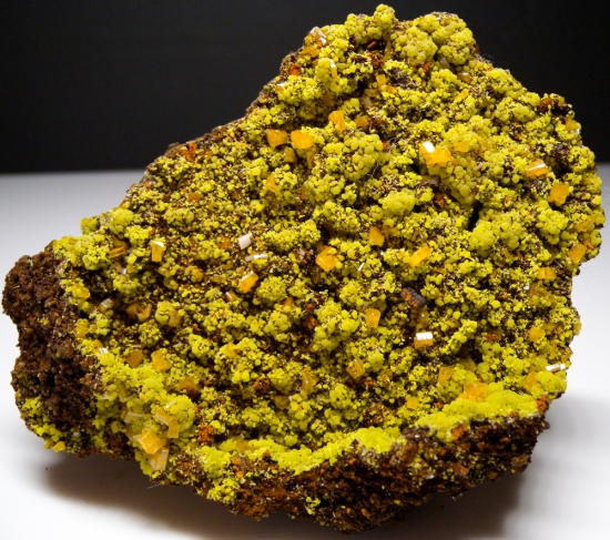 Wulfenite with Mimetite from Mina Oujela, Mapimi, Durango, Mexico [db_pics/pics/lp527a.jpg]