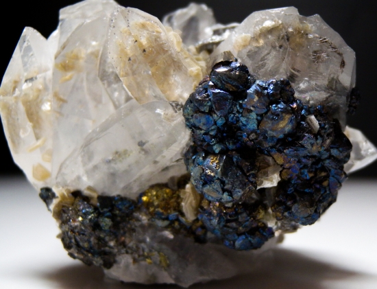 Stannite on Quartz from Yaogangxian Mine, Hunan, China [db_pics/pics/lp529a.jpg]