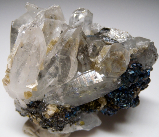 Stannite on Quartz from Yaogangxian Mine, Hunan, China [db_pics/pics/lp529d.jpg]