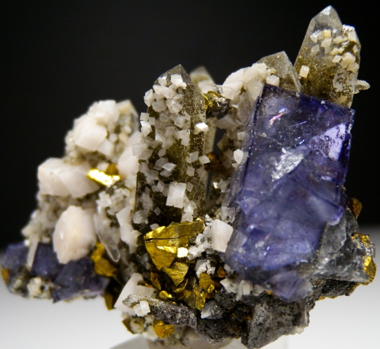 Fluorite, Chalcopyrite on Quartz from Yaogangxian Mine, Hunan, China [db_pics/pics/lp570c.jpg]
