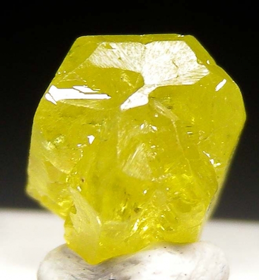 Chrysoberyl from Lac Alaotra, Ambatondrazaka, Madagascar [db_pics/pics/lp717a.jpg]