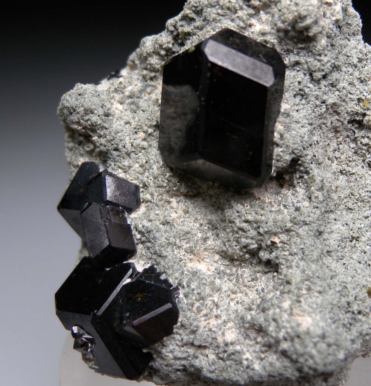 Andradite var. Melanite from Kayes Region, Mali [db_pics/pics/lp788b.jpg]