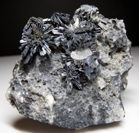 Stibnite with Calcite from Baia Sprie mine, MaramureÈ™ Co., Romania [db_pics/pics/lp794b.jpg]