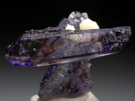 Fluorite with Muscovite from Erongo Mtns., Namibia [db_pics/pics/lp930a.jpg]