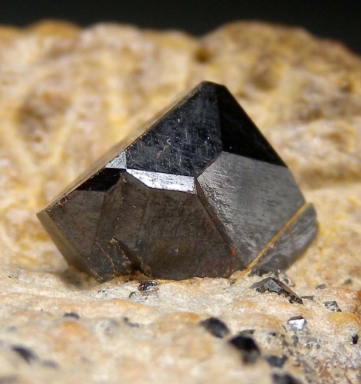 Rutile from Champion Mine, Mono Co., California, USA [db_pics/pics/lp954c.jpg]