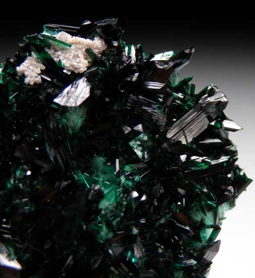 Brochantite from Milpillas Mine, Cuitaca, Sonora, Mexico [db_pics/pics/m122d.jpg]