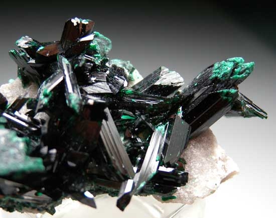 Brochantite from Milpillas Mine, Cuitaca, Sonora, Mexico [db_pics/pics/m126c.jpg]