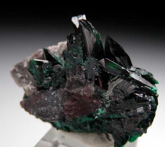 Brochantite from Milpillas Mine, Cuitaca, Sonora, Mexico [db_pics/pics/m163b.jpg]