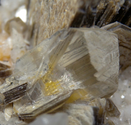Euclase with Muscovite from Dom Bosco, Ouro Preto, Minas Gerais, Brazil [db_pics/pics/mk115c.jpg]