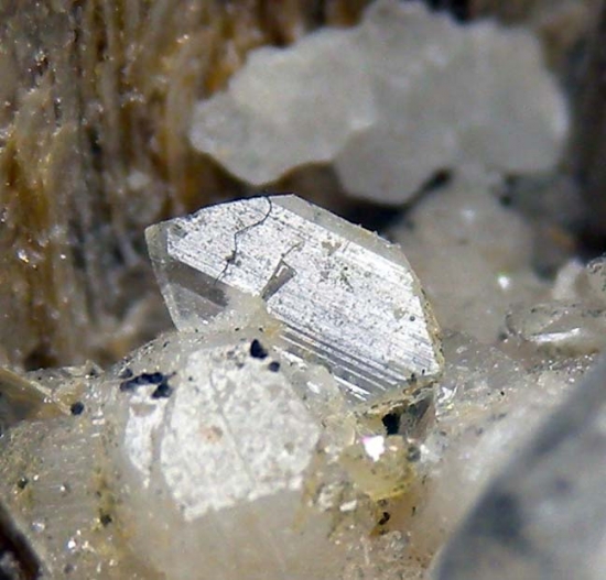 Euclase with Muscovite from Dom Bosco, Ouro Preto, Minas Gerais, Brazil [db_pics/pics/mk115f.jpg]