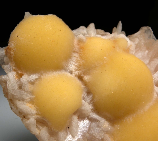 Thompsonite, Stilbite from Nasik, Maharashtra State, India [db_pics/pics/mk116b.jpg]