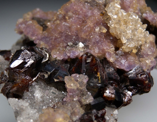 Fluorite, Galena, Sphalerite, Calcite from Elmwood Mine, Carthage, Tennessee, USA [db_pics/pics/mk119c.jpg]