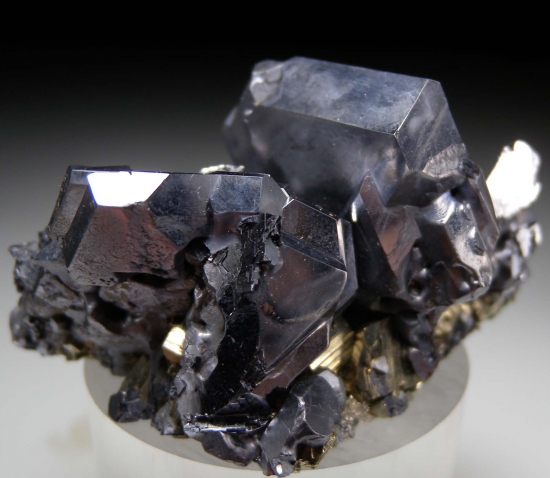 Galena (spinel twinned) from Gyudyurska Mine, Ema Reka, Zlatograd, Smolyan Oblast, Bulgaria [db_pics/pics/mk122c.jpg]