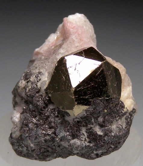 Pyrite from Merelani Hills, Arusha, Tanzania [db_pics/pics/mk211a.jpg]