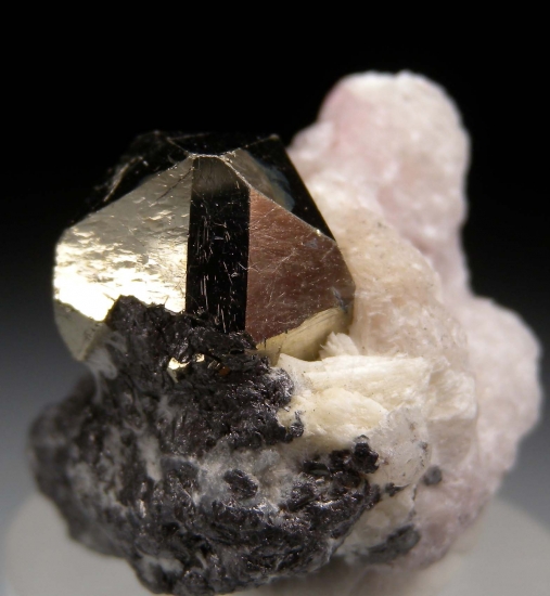 Pyrite from Merelani Hills, Arusha, Tanzania [db_pics/pics/mk211b.jpg]