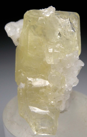 Amblygonite from Linopolis, Divino das Laranjeiras, Minas Gerais, Brazil [db_pics/pics/mk232a.jpg]