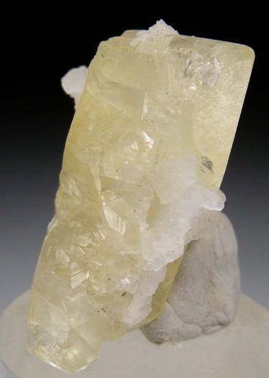 Amblygonite from Linopolis, Divino das Laranjeiras, Minas Gerais, Brazil [db_pics/pics/mk232b.jpg]