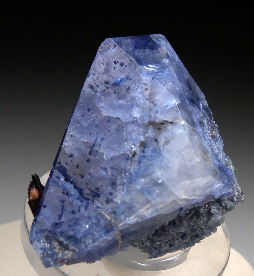 Benitoite from Gem Mine, San Benito Co., California, USA [db_pics/pics/mk240c.jpg]