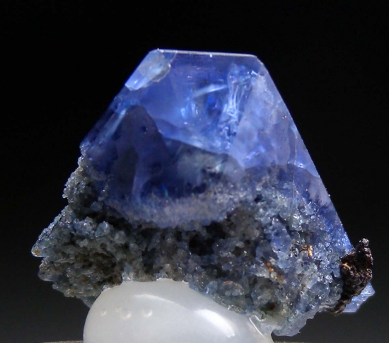 Benitoite from Gem Mine, San Benito Co., California, USA [db_pics/pics/mk240e.jpg]