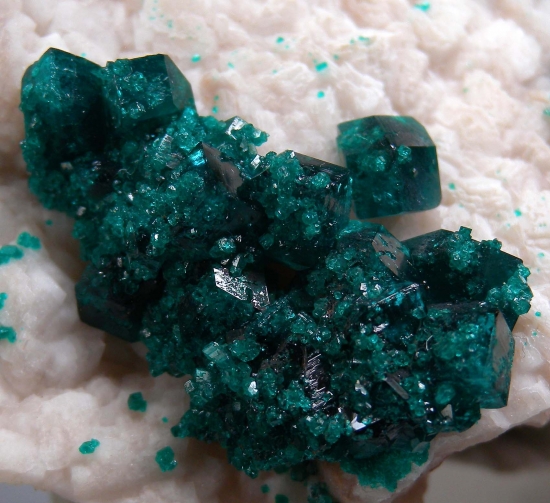 Dioptase from Tsumeb, Namibia [db_pics/pics/mk278d.jpg]