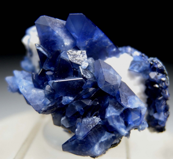 Benitoite from Gem Mine, San Benito Co., California, USA [db_pics/pics/mk285d.jpg]