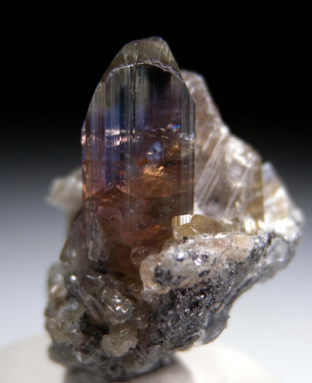 Tanzanite from Merelani Hills, Arusha, Tanzania [db_pics/pics/mk290a.jpg]