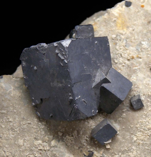 Galena, Dolomite from Reynolds Co., Tri-State District, Missouri, USA [db_pics/pics/mk440b.JPG]