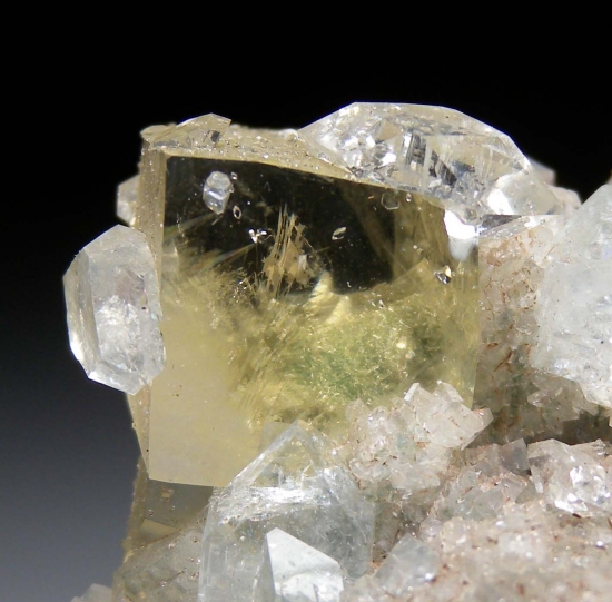 Calcite with Apophyllite from Pashan Hills, Pune District, Maharashtra, India [db_pics/pics/mk504d.jpg]