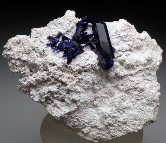 Azurite from Milpillas Mine, Cuitaca, Sonora, Mexico [db_pics/pics/mk529a.jpg]