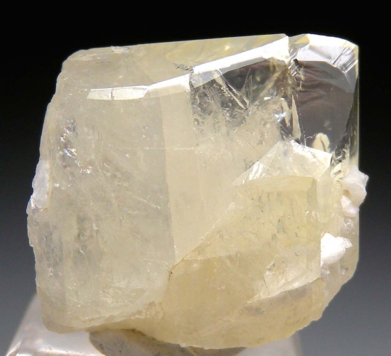 Amblygonite from Linopolis, Divino das Laranjeiras, Minas Gerais, Brazil [db_pics/pics/mk542a.jpg]