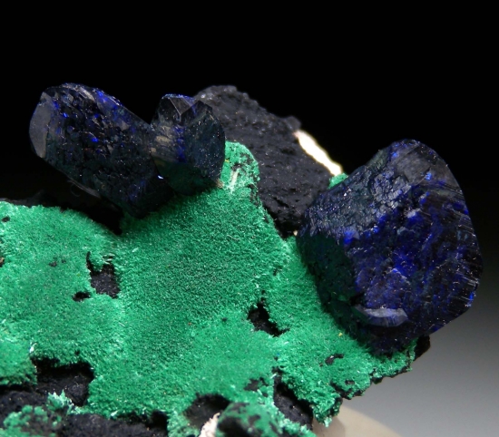 Azurite with Malachite from Milpillas Mine, Cuitaca, Sonora, Mexico [db_pics/pics/mk562d.jpg]