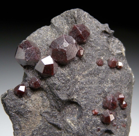 Almandine from Chycornish Carn, Botallack, St. Just, Cornwall, England [db_pics/pics/mk621b.jpg]