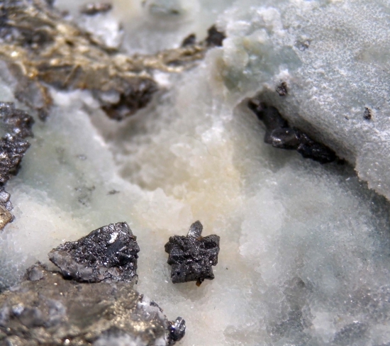 Miargyrite, Pyrrhotite from Rosebud Mine, Pershing Co., Nevada, USA [db_pics/pics/mk680d.jpg]