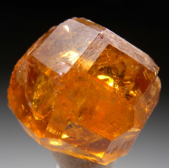 Grossular from Jeffrey Mine, Asbestos, Quebec, Canada [db_pics/pics/mk806a.jpg]