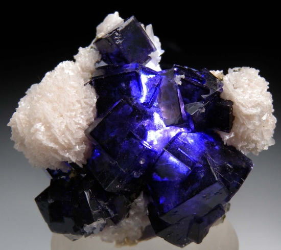Fluorite with Dolomite from Yaogangxian Mine, Hunan, China [db_pics/pics/mk873c.jpg]
