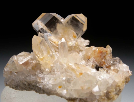 Quartz (Japan Law twin) from Bald Hornet Mine, King Co., Washington, USA [db_pics/pics/mk913a.jpg]