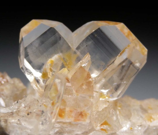Quartz (Japan Law twin) from Bald Hornet Mine, King Co., Washington, USA [db_pics/pics/mk913b.jpg]
