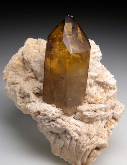 Quartz on Albite from Minas Gerais, Brazil [db_pics/pics/mk920d.jpg]