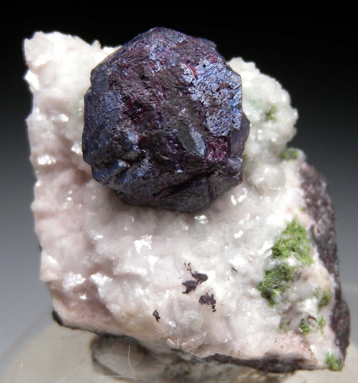 Cuprite from Tsumeb, Namibia [db_pics/pics/mk932a.jpg]